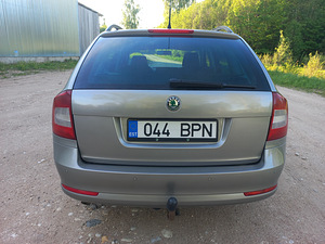 2010 Škoda octavia 1,6d manual (10 foto / 15)