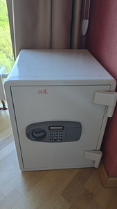 Elektrooniline seif (1 foto / 1)