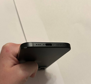 iPhone 15 256GB Black • Hea seisukord (4 foto / 9)
