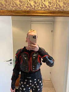 Naiste motokaitsevest / keha soomus / Женская моточерепаха / з (1 foto / 5)