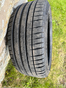 Michelin Pilot Sport 225/40 R19 (4 foto / 4)