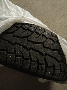 Talverehvid Hankook 225/65R17 naastrehvid (2 foto / 2)