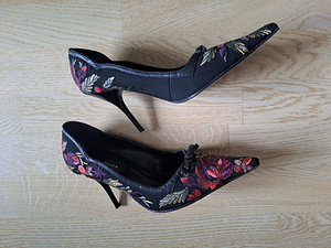Karen Millen kingad 38 (2 foto / 3)