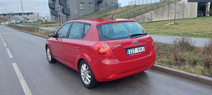 KIA CEED- 1.6D-85 кВт (2 фото из 13)