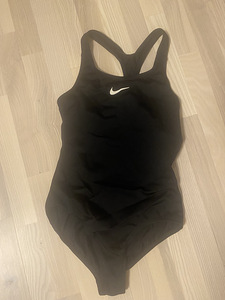 Nike trikoo M (1 foto / 3)