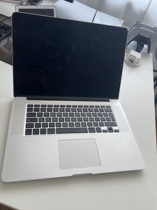 Apple MacBook Pro 15" A1398 late 2013 (2 foto / 3)