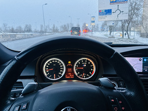 BMW 335D 210kw 2009 (2 foto / 13)