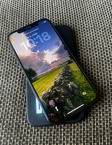 iPhone 12 Pro 256 ГБ - без царапин (3 фото из 6)