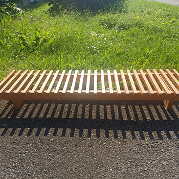 Puidust jalanõuriiul