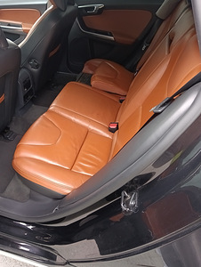 Volvo v60 2010 (4 фото из 12)