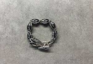 Erilaisia Koruja Ja Sormuksia Unisex (9 valokuva sivusta 10)