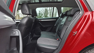 Škoda Octavia Ambition Business (13 foto / 15)