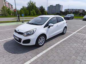 Kia Rio (2 фото из 10)