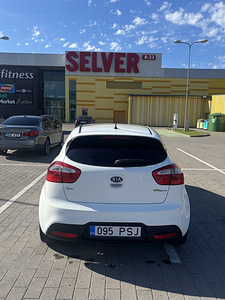 Kia Rio (10 foto / 10)