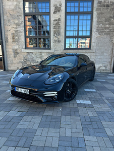 M/V Porsche Panamera (2 foto / 12)