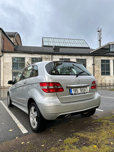 Mercedes-Benz B180 (5 foto / 9)