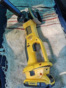 Dewalt nurklihvija (3 foto / 3)