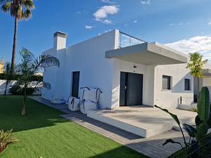 3 magamistoaga bungalo Hispaania idarannikul (5 foto / 13)