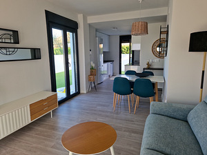 3 magamistoaga bungalo Hispaania idarannikul (7 foto / 13)