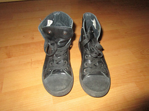 Mustad nahast ketsid nr 34 (2 foto / 3)