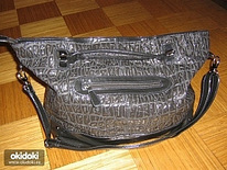 Большая новая и вместительная сумка черновато-серая
