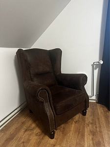 Tugitool antiikstiilis (2 foto / 5)