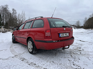 Skoda octavia (2 foto / 5)