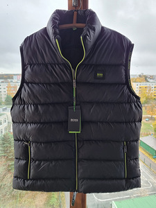Hugo Boss meeste vest, soe, uus. (1 foto / 3)