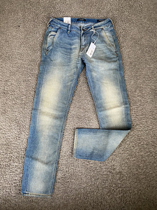 Uued meeste Guess teksad 29/33 (3 foto / 3)