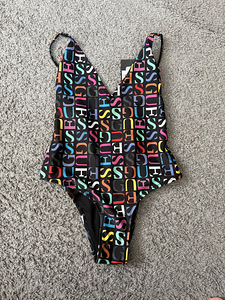 Uus GUESS trikoo xs ja s (6 foto / 6)