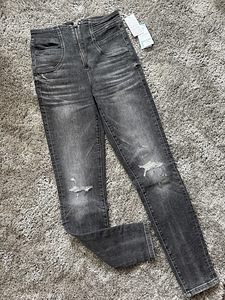 Uus Guess 30/30 väga venivad naiste teksad (6 foto / 6)