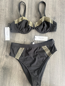 Плавки Calvin Klein 139.80 евро оригинал (3 фото из 4)
