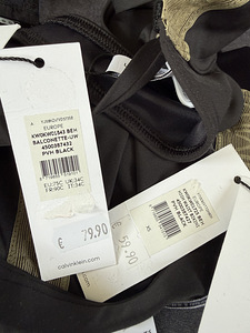 Плавки Calvin Klein 139.80 евро оригинал (4 фото из 4)