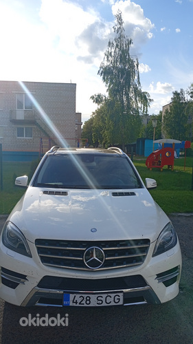 Автомобиль ML 350 Мерседес