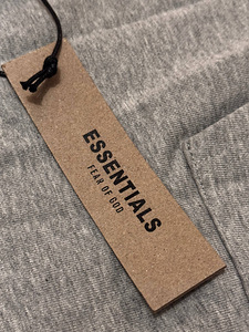 Худи "ESSENTIALS" (7 фото из 7)
