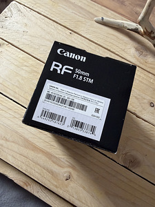 Canon RF 50mm f/1.8 STM (4 фото из 4)