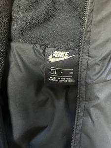 Куртка NIKE (2 фото из 3)