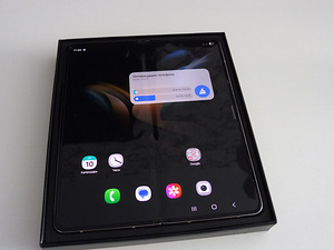 Samsung Z Fold4 512gb (3 foto / 4)