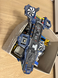 Lego (7,8 кг). (2 минифигурки из набора Marvel 76153) (2 фото из 6)