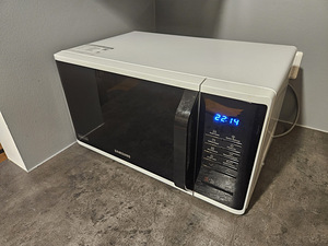 Samsung mikrolaineahi, 23 L, 800 W (4 foto / 4)