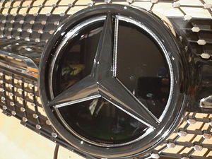 Mercedes-Benz GLK 204 radiaatorivõre, 2013 logo valge RGB (6 foto / 6)