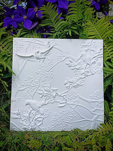 Kipsist seinapannoo 50×50 cm — stiilne sisekujundus (8 foto / 9)