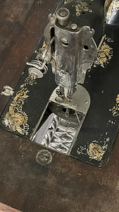 Antiikne õmblusmasin Singer 127 koos kapiga (1923) (8 foto / 10)