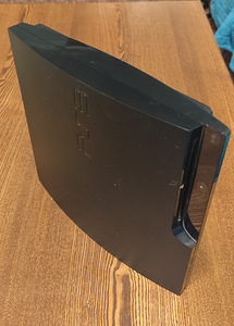 Playstation 3 slim (2 фото из 5)