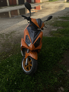 Продам мопед, роллер (1 фото из 5)