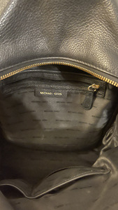 Продам кожаный оригинальный рюкзак Michael Kors (5 фото из 5)