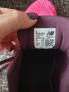 Новые New Balance( оригинал) 40,5, ст 26 см (2 фото из 3)