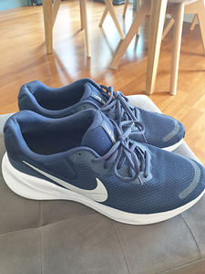Nike meeste tossud N 44