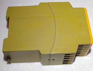 Pilz PNOZ X3 24V AC/DC Safety Relay (3 foto / 3)