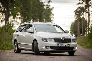 Skoda Superb 2.0 103kW (5 foto / 13)
